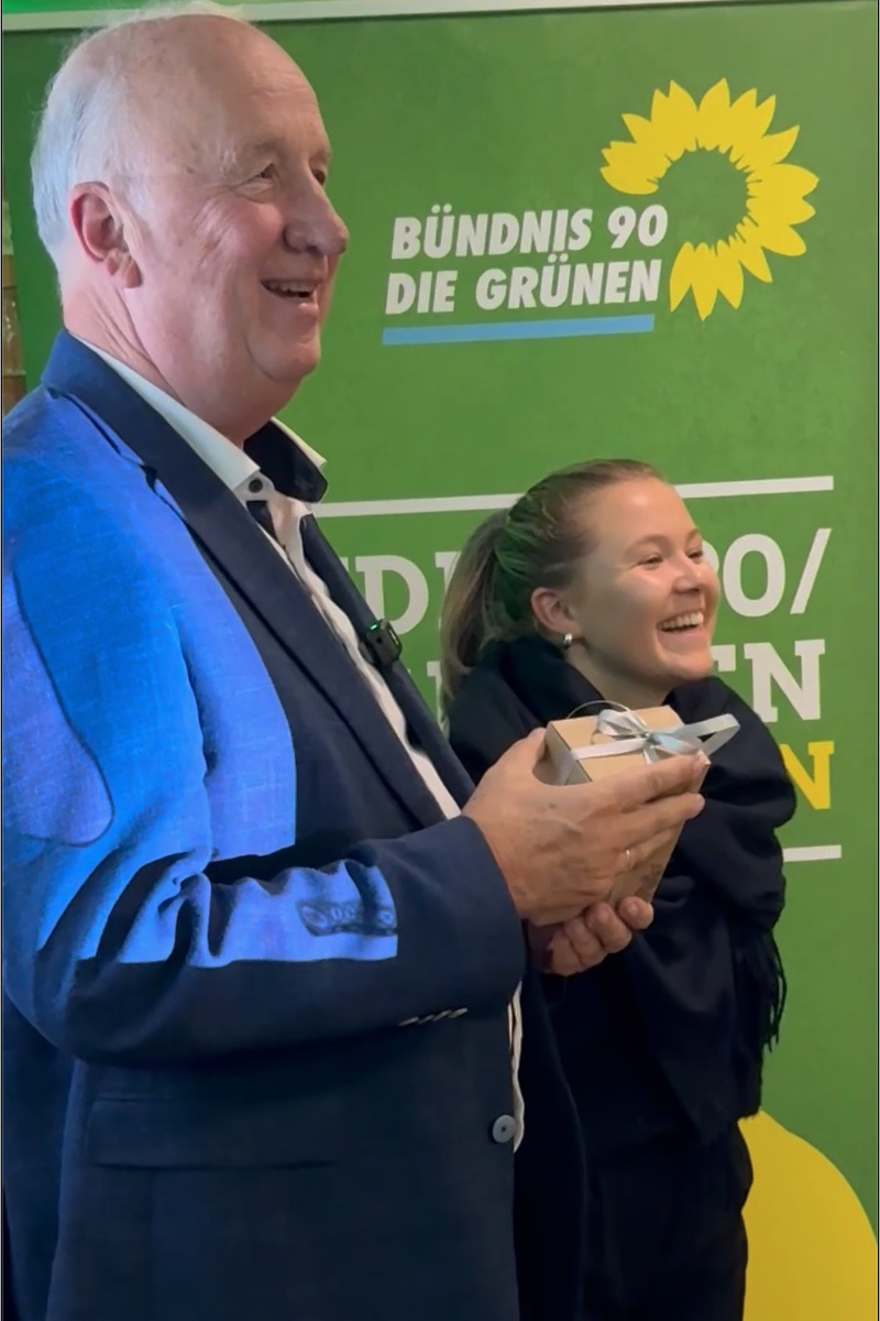 Christoph Nadler mit Rebecca Hundschell von der „Bayern-Allianz gegen Desinformation“
