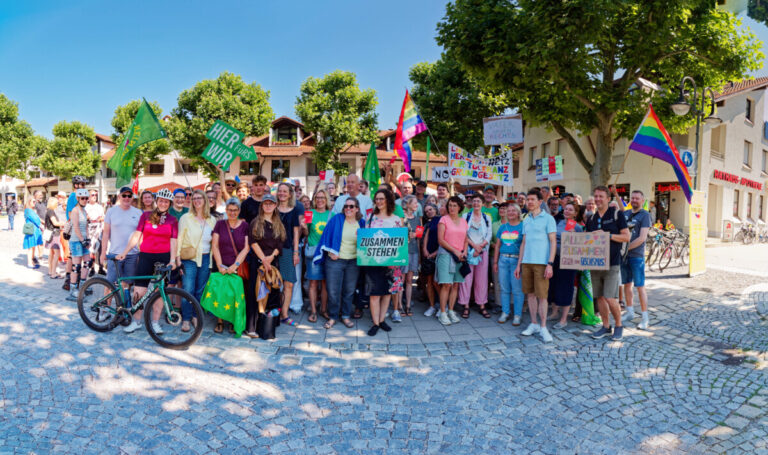 Starkes Zeichen für Demokratie und Vielfalt in Taufkirchen